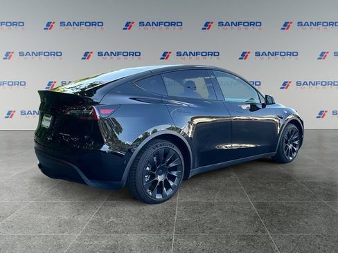 Used 2021 Tesla Model Y Long Range AWD/4WD image 5