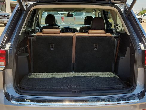 Used 2022 Volkswagen Atlas SE w/ Panoramic Sunroof Package FWD image 11