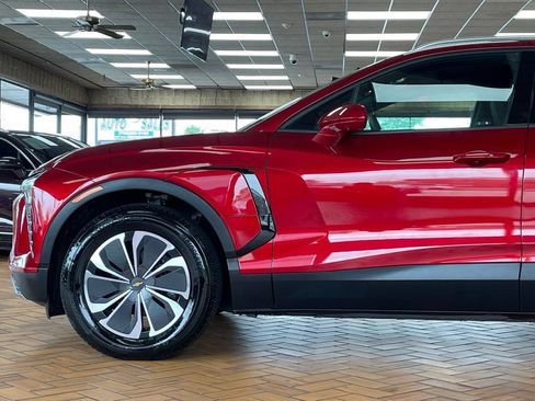 Used 2024 Chevrolet Blazer EV LT AWD/4WD image 4