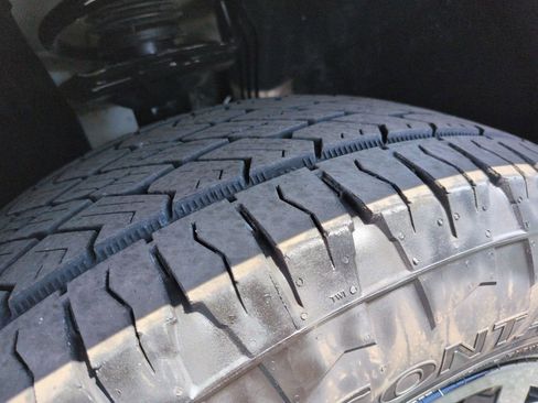 Used 2024 Volkswagen Atlas Peak Edition SE image 28