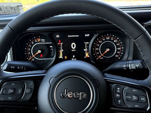 New 2026 Jeep Gladiator Sport image 17