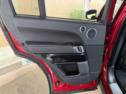 Used 2016 Land Rover Range Rover HSE image 30