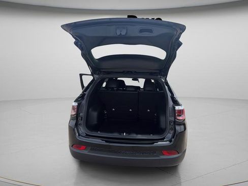 New 2026 Jeep Compass Latitude AWD/4WD image 9