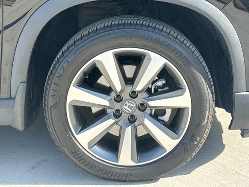 Used 2024 Honda Pilot Elite image 11