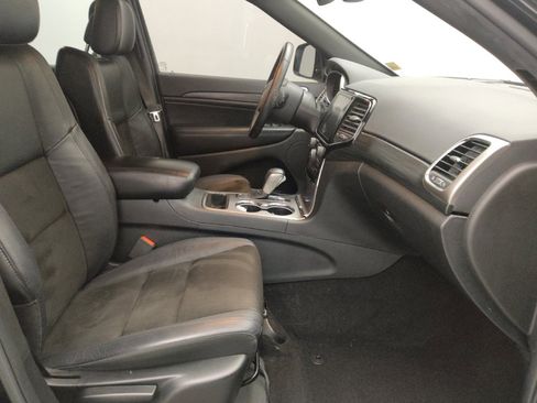 Used 2019 Jeep Grand Cherokee Altitude image 21