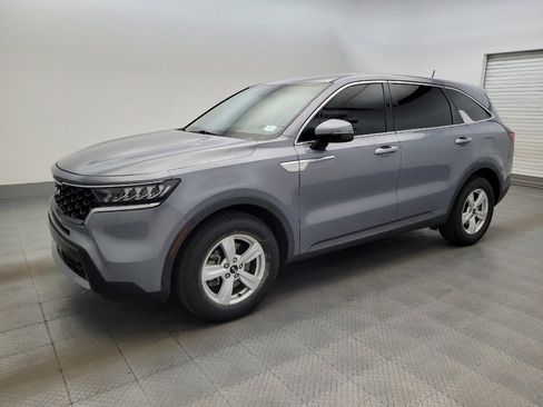 Used 2021 Kia Sorento LX FWD image 2