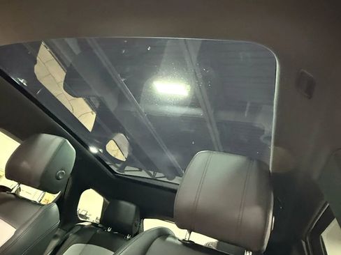 Used 2020 Land Rover Range Rover Evoque R-Dynamic SE image 28