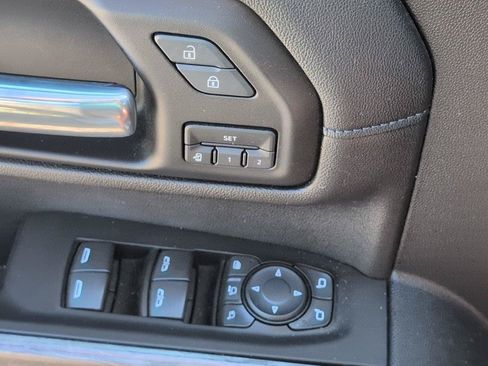 Certified 2020 Chevrolet Silverado 2500 LTZ w/ LTZ Plus Package AWD/4WD image 19