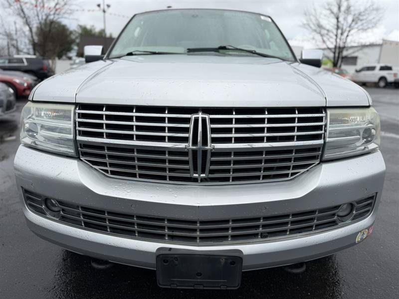 Used 2010 Lincoln Navigator 4WD image 7
