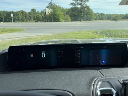 New 2025 Ford Expedition Platinum w/ Driver's Package AWD/4WD image 17