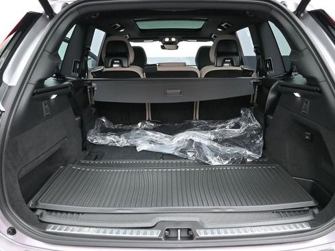 New 2026 Volvo XC90 B6 Plus w/ Protection Package Premier image 10