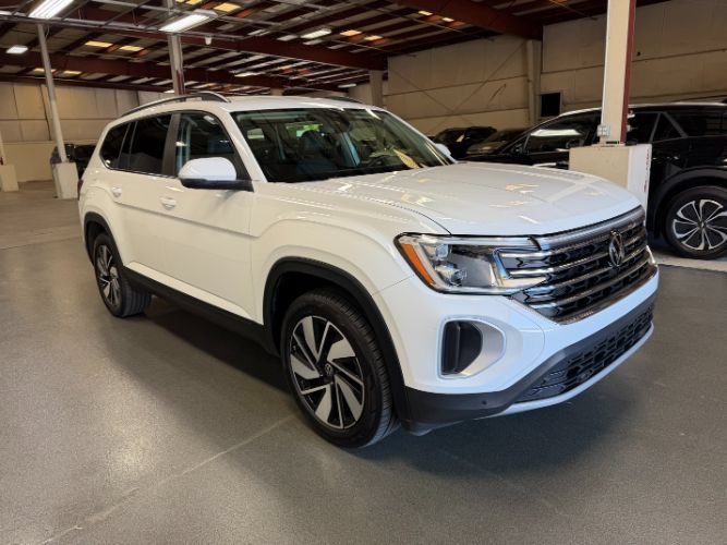 Used 2025 Volkswagen Atlas SE FWD image 6