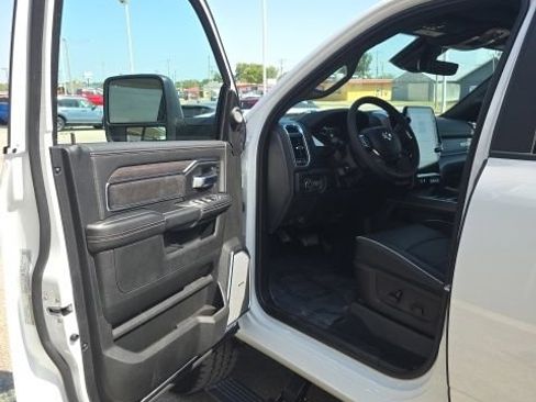 New 2026 RAM 2500 Laramie AWD/4WD image 8