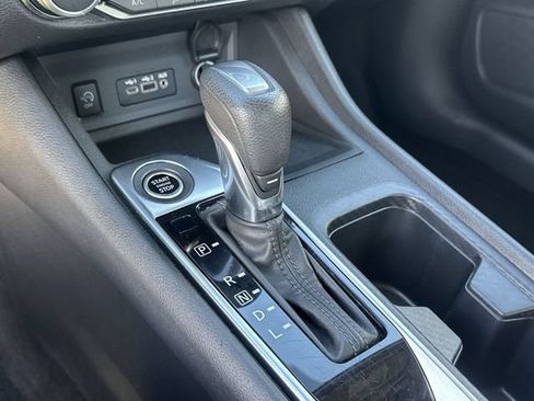 Used 2024 Nissan Sentra SV FWD image 13