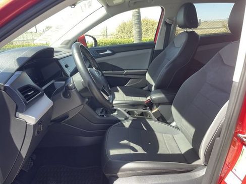 Used 2022 Volkswagen Taos SE FWD image 18