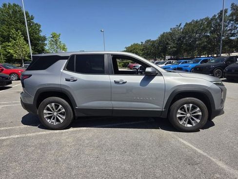 Used 2025 Chevrolet Equinox LT FWD image 6