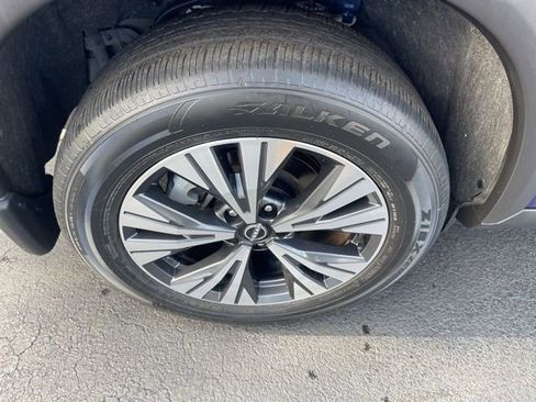 Used 2023 Nissan Rogue SV image 17