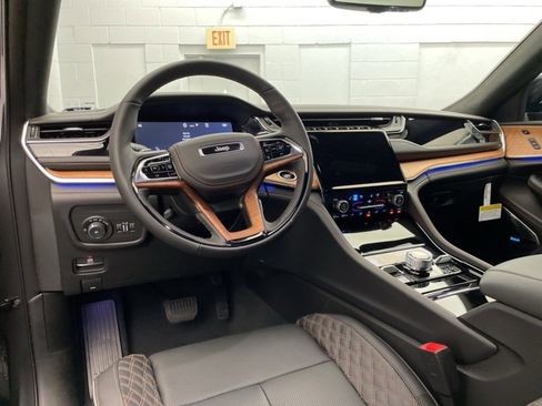 New 2025 Jeep Grand Cherokee L Summit image 14