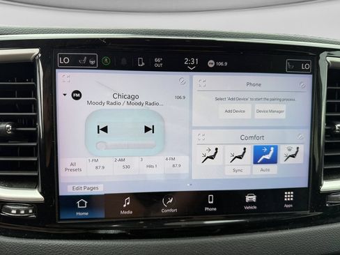 Used 2024 Chrysler Pacifica Touring-L FWD image 27