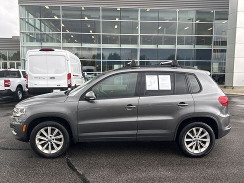 Used 2018 Volkswagen Tiguan Limited w/ Premium Package AWD/4WD image 2