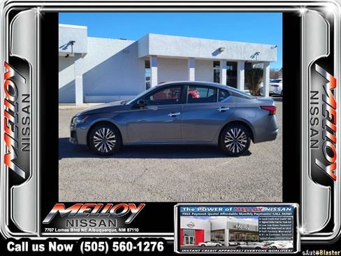 Used 2024 Nissan Altima 2.5 SV image 2