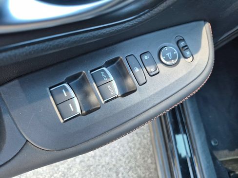 Used 2023 Honda HR-V Sport image 11