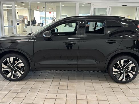 Used 2026 Volvo XC40 B5 Ultra w/ Protection Package Premier image 8