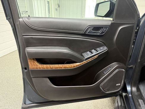 Used 2020 Chevrolet Suburban Premier AWD/4WD image 27