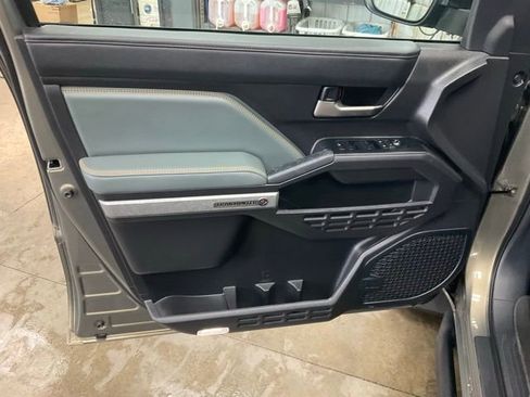 Used 2024 Toyota Tacoma TRD Off-Road image 5