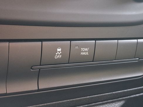 Used 2019 RAM 1500 Express w/ Express Value Package RWD image 24