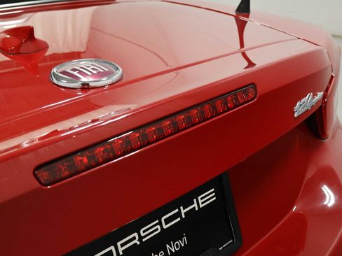 Used 2018 FIAT 124 Spider Lusso RWD image 8