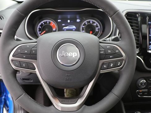 Used 2022 Jeep Cherokee Limited image 16