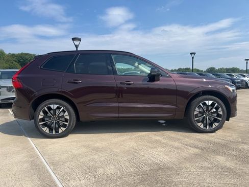 New 2026 Volvo XC60 B5 Plus w/ Climate Package image 9