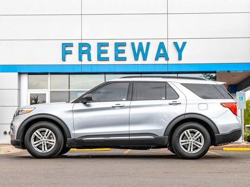 Used 2021 Ford Explorer XLT w/ Equipment Group 202A image 2