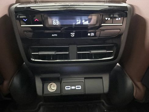 Used 2023 Acura MDX w/ Technology Package FWD image 31