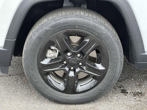 Used 2023 Jeep Compass Latitude w/ Convenience Group AWD/4WD image 9