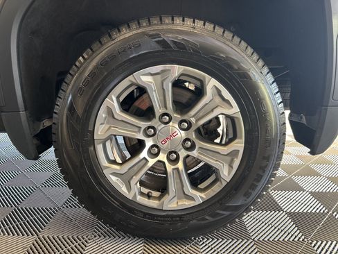 Used 2024 GMC Sierra 1500 SLT image 8