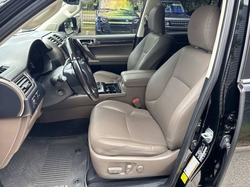 Used 2021 Lexus GX 460 Premium w/ Accessory Package AWD/4WD image 21
