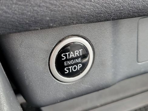 Used 2023 Nissan Rogue SV image 33