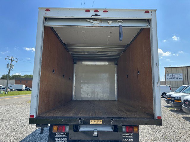 Used 2016 Isuzu NPR RWD image 27