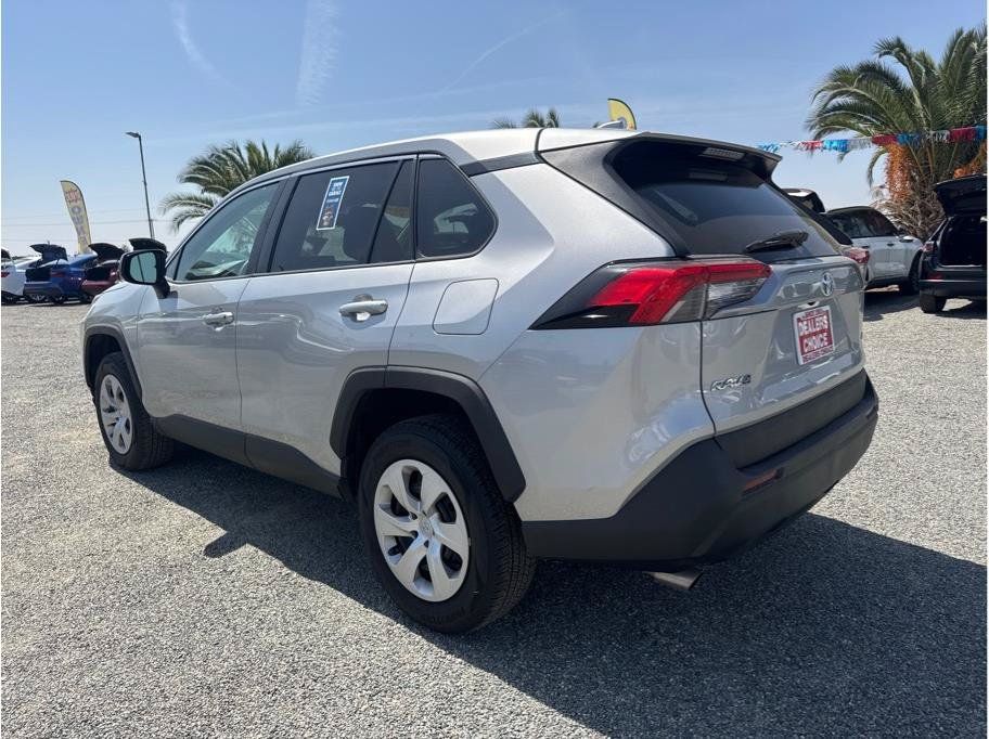Used 2022 Toyota RAV4 LE FWD image 7