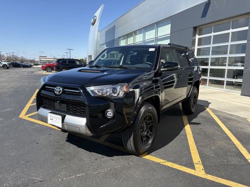 Used 2024 Toyota 4Runner TRD Off-Road Premium w/ Off Road Premium Plus Package image 3