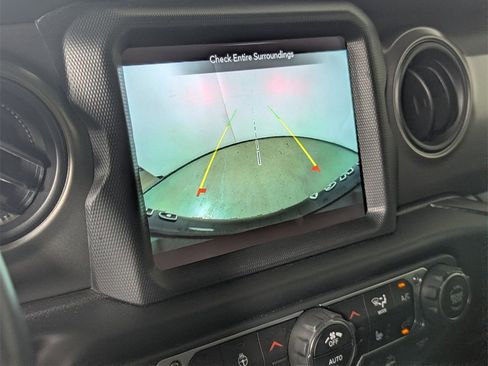 Used 2022 Jeep Wrangler Unlimited Sport image 20