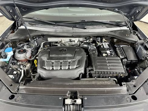 Used 2023 Volkswagen Tiguan SE AWD/4WD image 31