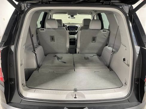 Used 2023 GMC Acadia SLE w/ LPO, Cargo Package AWD/4WD image 24