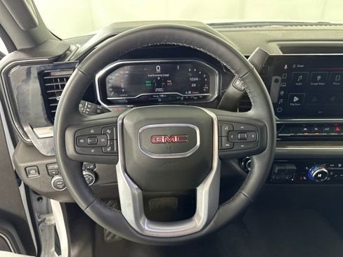 New 2025 GMC Sierra 1500 Elevation image 14