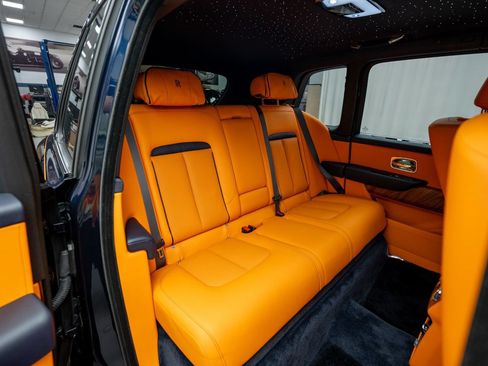 Used 2025 Rolls-Royce Cullinan AWD/4WD image 19
