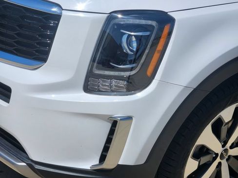Used 2022 Kia Telluride S FWD image 9