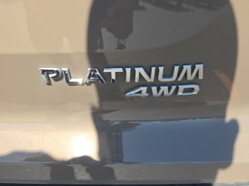 Used 2023 Nissan Pathfinder Platinum AWD/4WD image 6