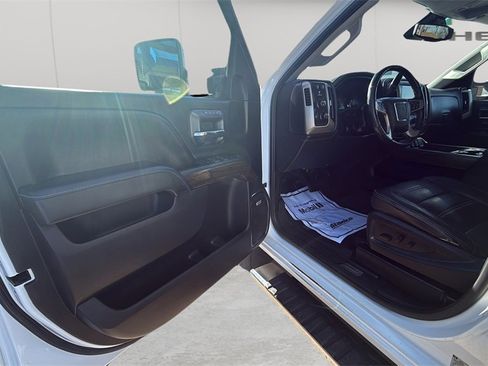 Used 2017 GMC Sierra 3500 Denali w/ Duramax Plus Package image 47